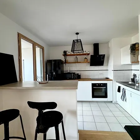 Apartment Aux Portes De Paris, Avec Balcon Et Parking Aubervilliers
